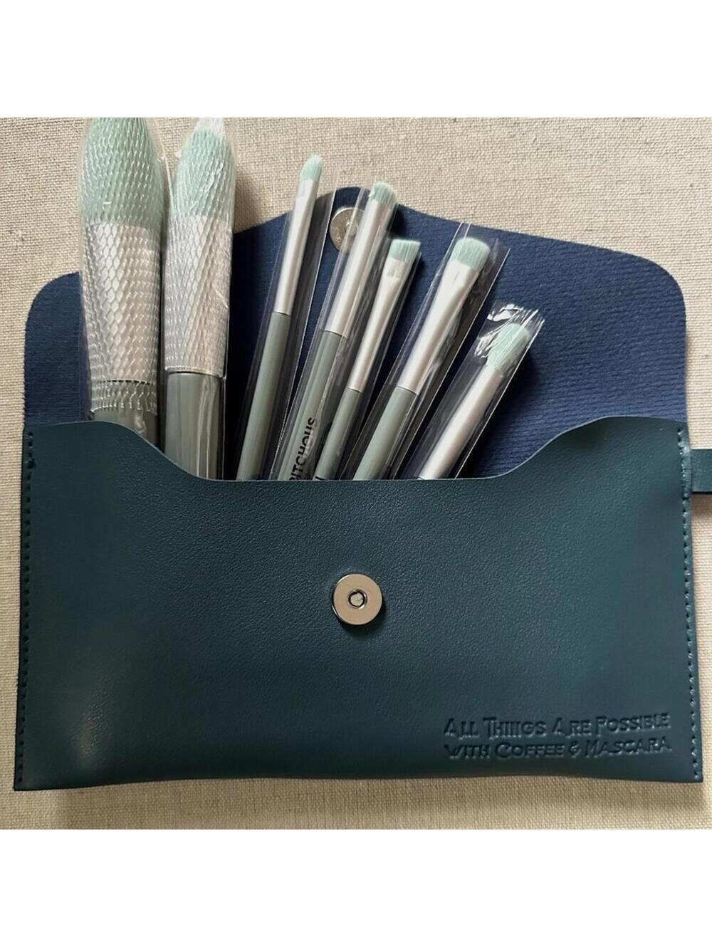Makeup brush set with blue snap close wristlet NWT
